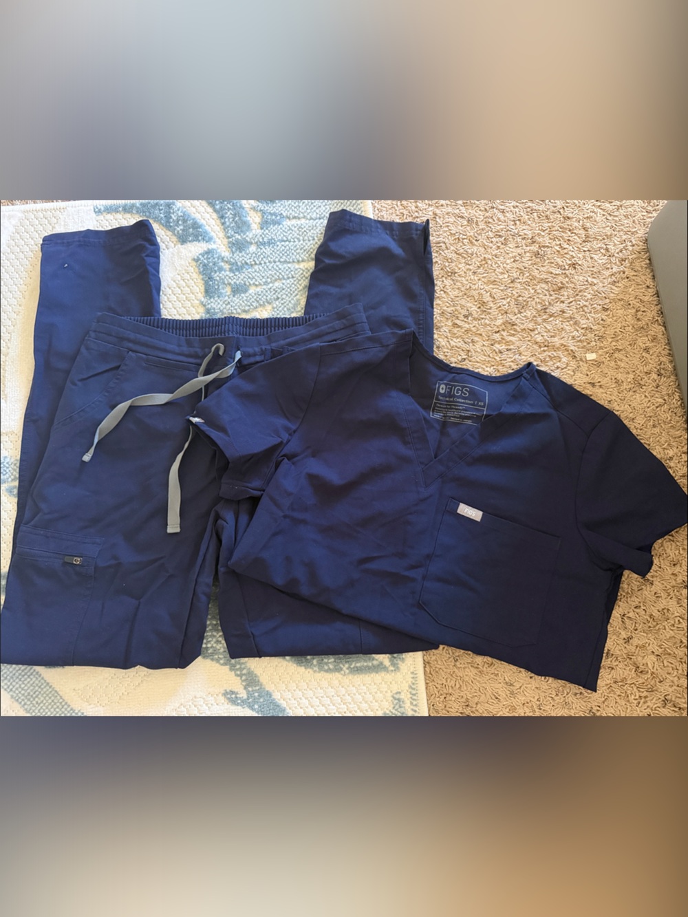 Figs Navy Women's Scrub Set